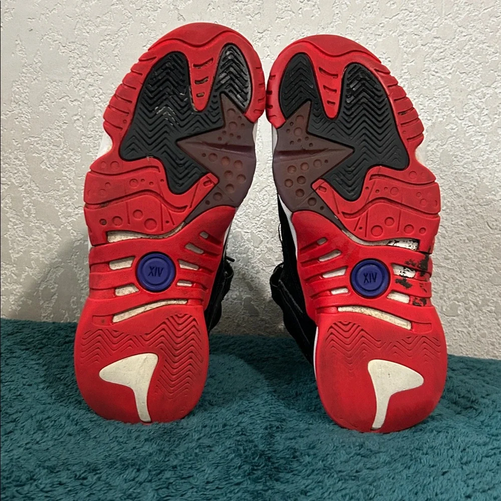 Black and Red Jordan’s jump man two Trey - Picture 4 of 9